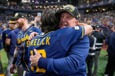 Brewers beat the Rays in Game 5 to win the first World Series title